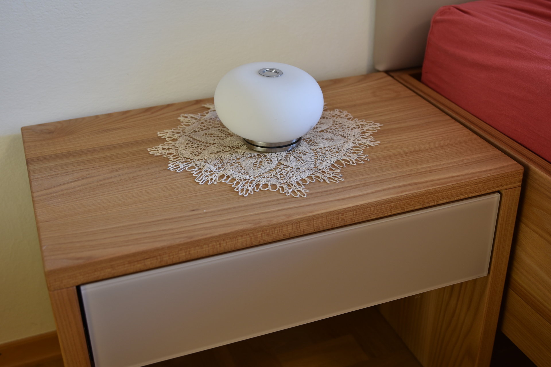 Bedside cabinet