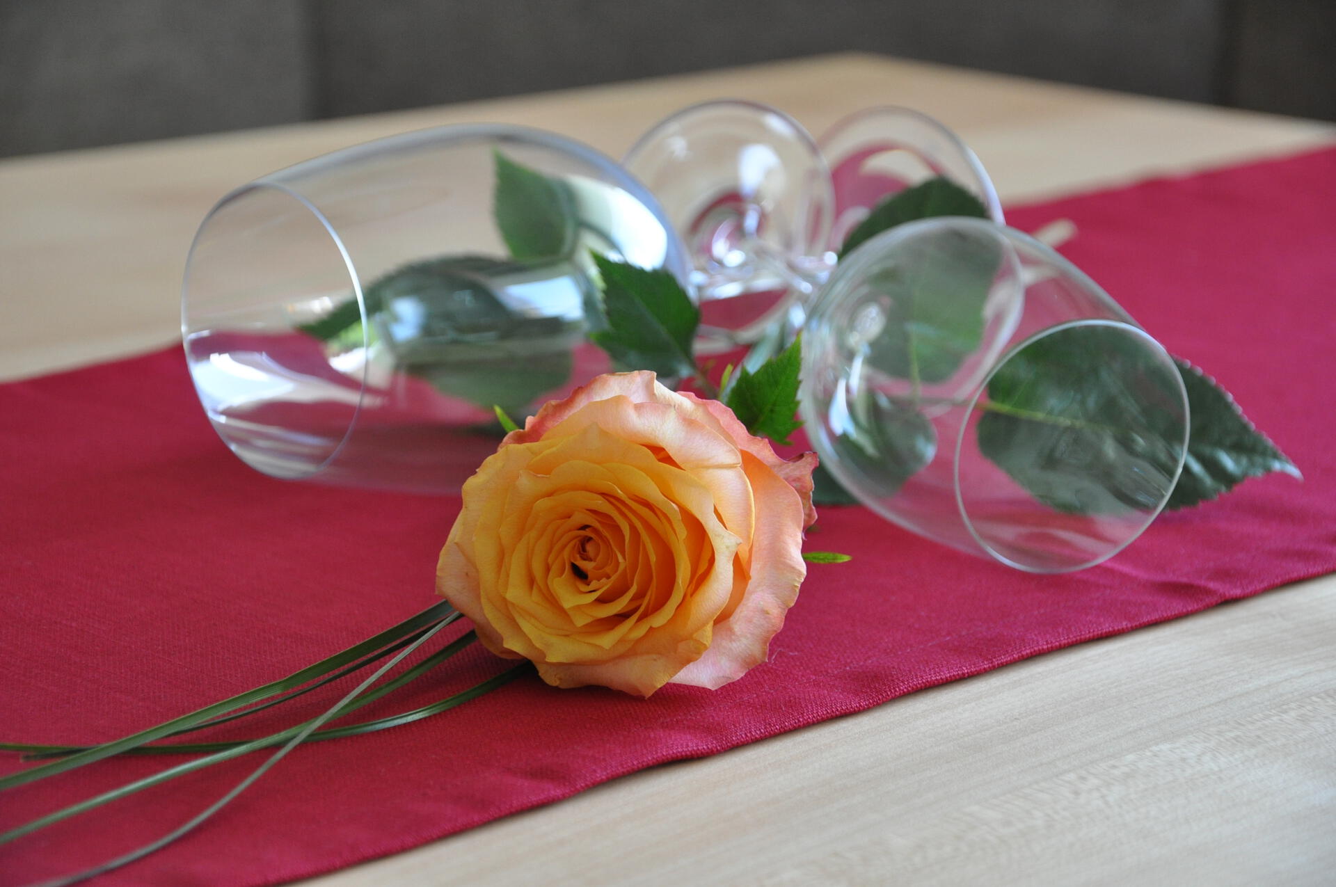 Wine glasses with rose